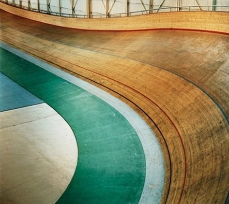 FFFFOUND! #photography Track Cycling, Track Bike, Roller Derby, Gorgeous Art, Cycling Outfit, Image Photography, Abstract Artists, Photography Print, Photography Inspiration