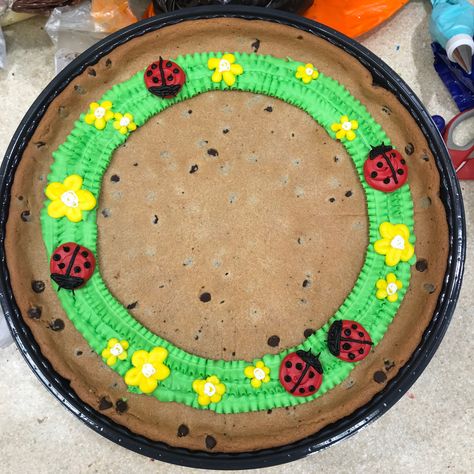 Summer Cookie Cake, Colossal Cookies, Fun Cake Ideas, New Cake Ideas, Cookie Cake Ideas, Cuppy Cake, Message Cookies, Big Cookies, Iced Chocolate