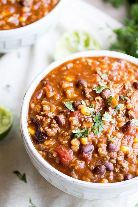 Slow Cooker Tex Mex Soup on This Gal Cooks Tex Mex Soup, Paleo Chili Recipe, Tex Mex Chili, Classic Chili, Chili Beans, Tortellini Bake, Soup Recipes Slow Cooker, Healthy Slow Cooker, Slow Cooker Recipes Healthy