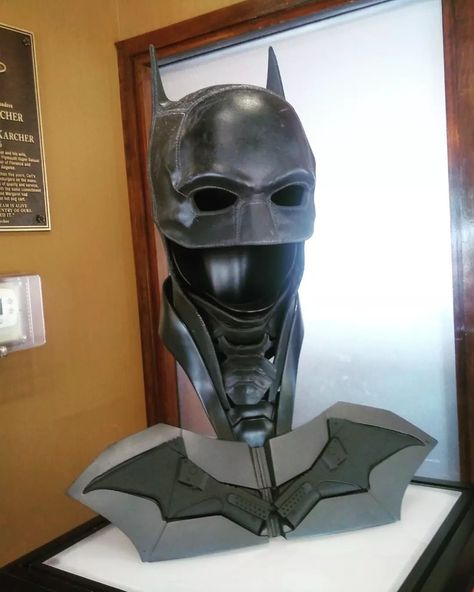 Hydra Marvel, Batman Cowl, Batman Suit, Halloween 23, Batman Cosplay, Costume Making, I Am Batman, Batman Artwork, Dc Comic Books