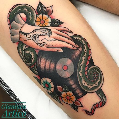 Traditional Tattoo Music, Terminator Tattoo, Vinyl Tattoo, Dj Tattoo, Witchcraft Tattoos, Soft Tattoo, Traditional Tattoo Sleeve, Traditional Tattoo Art, Music Tattoo