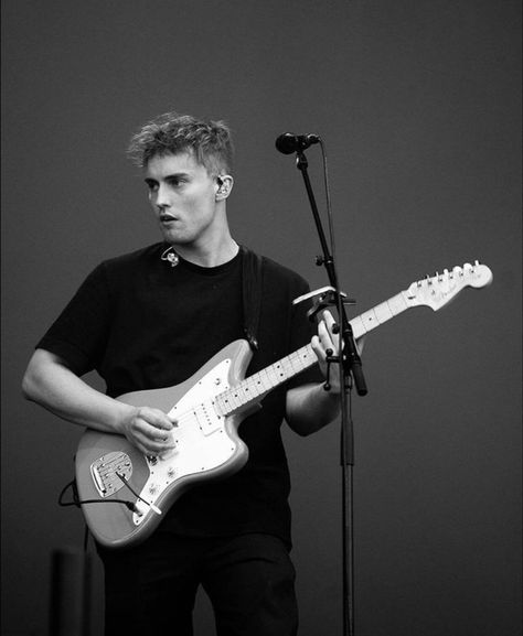 Music Sleeve, Sam Fender, Guitar Boy, Fender Bender, British Music, Newcastle United, Black And White Posters, Man Crush, New Album