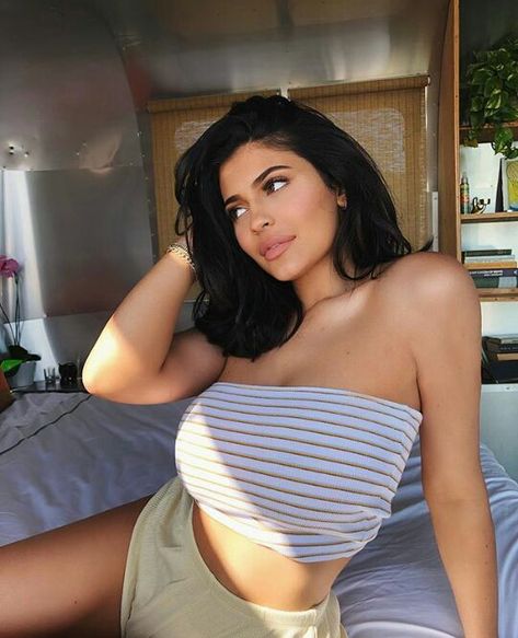 let me sit this ass on you... rocket - beyonce ©2018. #1 em zayn (… #fanfic # Fanfic # amreading # books # wattpad Kylie Jenner Profile Picture, Kylie Jenner Profile, Kylie Jenner 2018, Moda Kylie Jenner, Robert Kardashian Jr, Brody Jenner, Steffi Graf, Robert Kardashian, Bruce Jenner