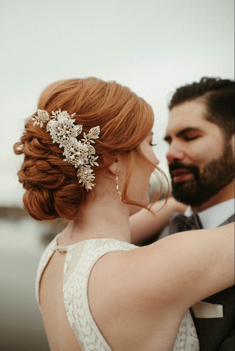 Wedding Hair Updo Red Hair, Red Hair Wedding Styles, Auburn Hair Wedding Hairstyles, Red Headed Brides Wedding, Bridal Updo Red Hair, Wedding Dress Red Hair, Wedding Hair Red Hair, Red Head Bride Hair, Ginger Hair Wedding Hairstyles