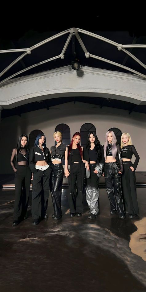 Dream Catcher Wallpaper Kpop, Dreamcatcher Kpop Group Photo, Dreamcatcher Ot7 Wallpaper, Deukae Ot7, Dreamcatcher Group Photo, Dreamcatcher Kpop Wallpaper, Dreamcatcher Concert, Dreamcatcher Ot7, Dreamcatcher Kpop