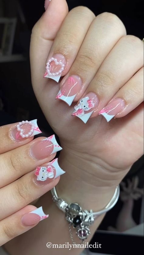 Paznokcie Hello Kitty, Hello Kitty Nails Art, Kitty Nails, Girly Acrylic Nails, Hello Kitty Nails, Dope Nail Designs, Short Square Acrylic Nails, Really Cute Nails, Acrylic Nails Coffin Pink