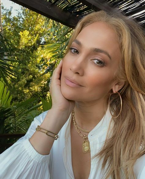 Jlo Hair, Driver Card, Jennifer Lopez News, Jennifer Lopez Hair, Taylor Swift Photoshoot, Michael James, Medical Photos, New Photo Download, Photo Download