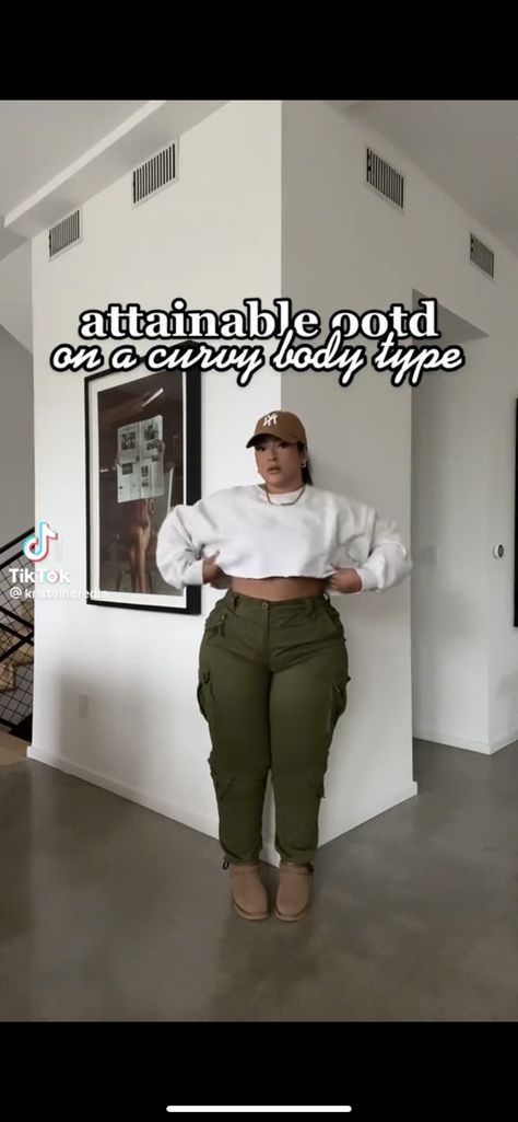 Girl Cargo Pants, Girls Cargo Pants, Plus Size Cargo, Curvy Body Types, Cargo Outfit, Plus Size Fashion Tips, Curvy Fashionista, Cargo Pants Outfit, Military Army