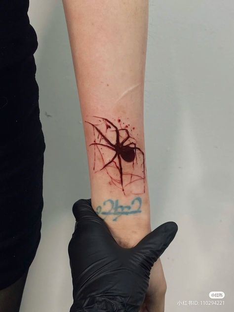 Black Red Tattoo, Scary Tattoos, Creepy Tattoos, Spider Tattoo, Cute Little Tattoos, Red Tattoos, Tattoo Style Drawings, Discreet Tattoos, Subtle Tattoos