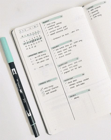 11 Minimalist Bullet Journal One Page Weekly Spread Ideas Minimalist Bullet Journal Layout, Bullet Journal Weekly Spread Ideas, Weekly Spread Ideas, Bullet Journal Minimalist, Minimalist Bullet Journal, Journal Weekly Spread, Bullet Journal 2020, Bullet Journal Notes, Bujo Planner