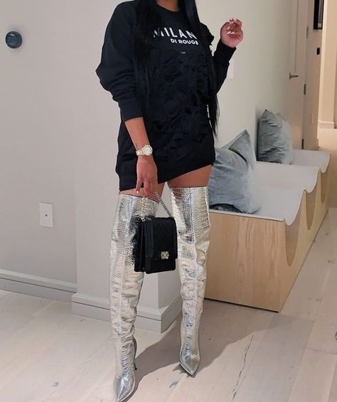 Knee Length Boots Outfit, Metallic Boots Outfit, Long Boots Outfit, Leather Boots Outfit, Thigh High Boots Outfit, Sparkly Boots, Metallic Ankle Boots, Outfit Botas, Over The Knee Boot Outfit