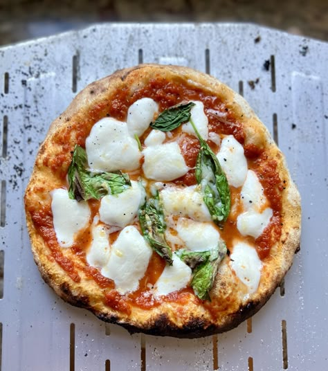 Pizza night can be every night with this quick pizza oven pizza dough recipe. Neapolitan-style pizza made in an Ooni pizza oven. Yum! Pizza Oven Pizza, Quick Pizza Dough, Sourdough Pizza Dough, Ooni Pizza, Pizza Oven Recipes, Quick Pizza, Pizza Shapes, Neapolitan Pizza, Leftover Pizza