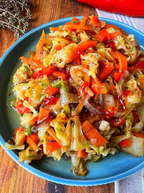 Jamaican Cabbage Recipes: best caribbean coleslaw - Munchyesta Cabbage And Bell Pepper Recipes, Jerk Cabbage Recipe, African Cabbage Recipes, Jamaican Vegetables, Caribbean Cabbage Recipes, Spicy Cabbage Recipes, Carribean Slaw, Cabbage And Carrot Recipes, Jamaican Cabbage Recipe Jamaica