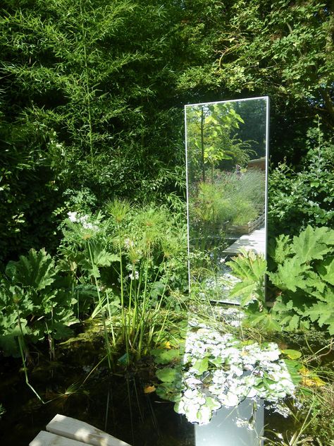 Mirror In Garden, Mirror Garden, Aspen House, Paradise Garden, Garden Mirrors, Diy Garden Projects, Private Garden, Land Art, Landscape Architect