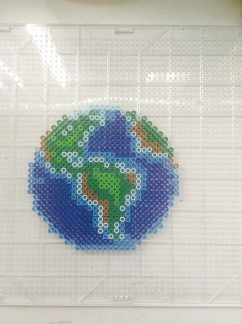 Earth perler beads Earth Perler Beads, Planet Perler Beads, Melts Beads, Earth Pattern, Camp America, Perler Creations, Hamma Beads, Fuse Bead Patterns, Perler Art