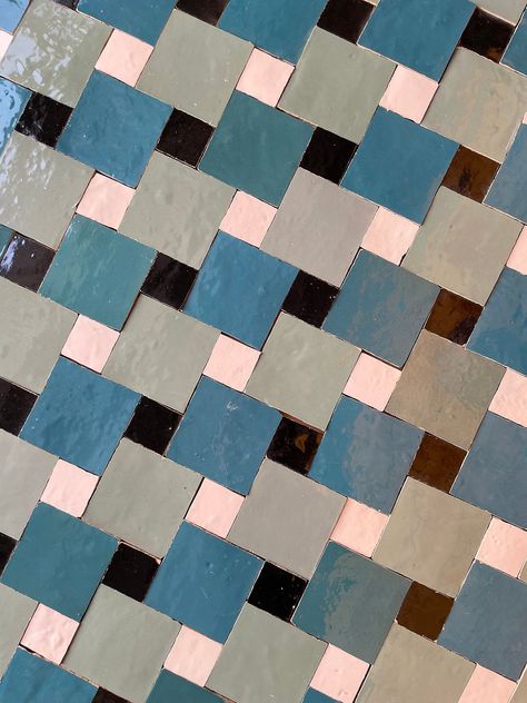 Zellige Tile Pattern, Floor Tiles Pattern, Tile Pattern Ideas, Concrete Wall Tiles, Moroccan Zellige, Zellige Tiles, Interior Tiles, Tiles Pattern, Cle Tile