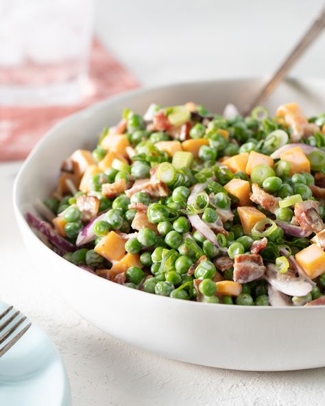 Creamy Bacon & Pea Salad - Lunds & Byerlys Strawberry Jello Pretzel Salad, Corn Salad With Bacon, Picnic Potluck Recipes, Avo Salad, Bacon Pea Salad, Strawberry Pretzel Jello Salad, Jello Pretzel Salad, Broccoli Bacon, Light Summer Meals