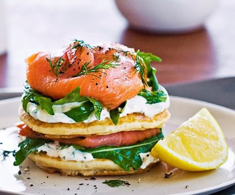 Smoked Salmon Breakfast Ideas, Smoked Salmon Blinis, Mess Food, Ploughmans Lunch, Healthy Slow Cooker, Smart Cooking, New Menu, Smoked Salmon, Menu Ideas