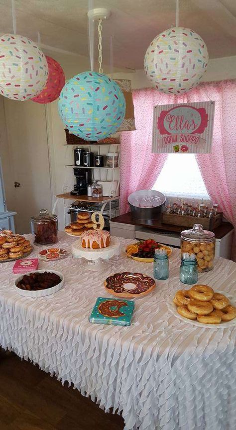 Donut Tree Birthday, Donut Adoption Party, Girls Donut Birthday Party Ideas, Donut Shower Ideas, Doughnut Party Ideas, Donut Birthday Party Food, Donut Baby Shower Ideas, Donut Birthday Party Ideas, Party Ideas For Teen Girls