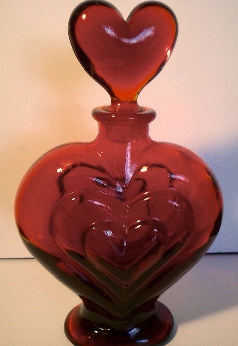 Succulents Candles, Pretty Perfume Bottles, Top Perfumes, Perfume Bottle Art, Triple Heart, Beautiful Perfume Bottle, Beautiful Perfume, Cranberry Glass, Heart Top