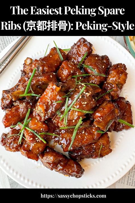 Who doesn't love a delicious plate of Peking spare ribs? It combines sweet, slightly tangy flavors and a delightful crispy texture. Spare Ribs Chinese Style, Easy Ribs, Delicious Slow Cooker Recipes, Budget Family Meals, Chinese Cooking Recipes, Ethnic Food, Chinese Recipes, Spare Ribs, Recipe Board