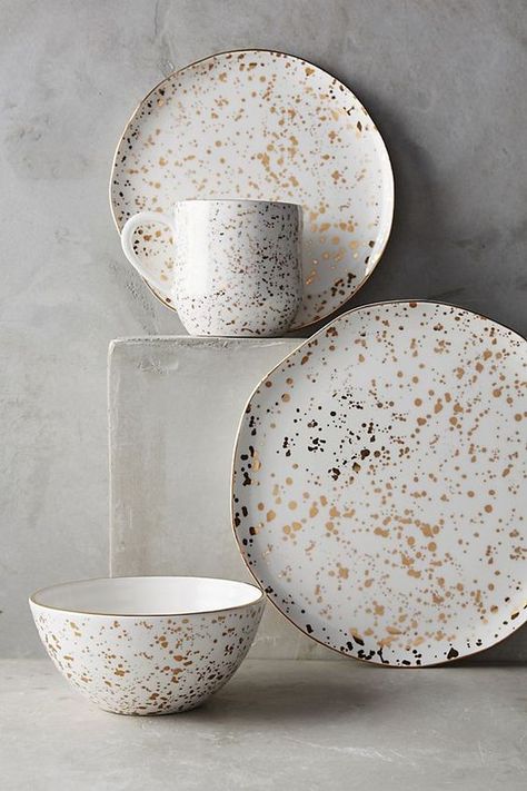 chic tableware, creative DIY tableware, vintage plates. DIY Diy Tableware, Anthropologie Home, Keramik Design, Kitchen Collection, Side Plates, Dinner Sets, Dinnerware Set, Ceramic Plates, Dinner Plate