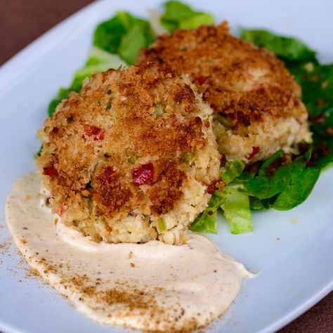 Crab Cakes with Lemon Aioli — Culinary Seasons Cakes With Lemon, Crab Cake Recipes, Lemon Aioli, Aioli Recipe, Crab Cake, Creative Cooking, Lemon Sauce, Sauteed Veggies, Holiday Appetizers