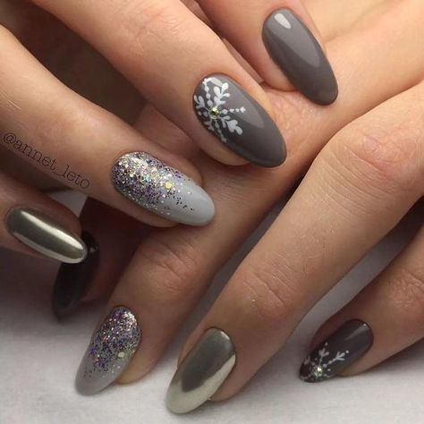 Grey Christmas Nails, Christmas Nail Designs Easy, Christmas Nails Easy, Gray Nails, Toenail Fungus, Summer Acrylic Nails, Winter Nail Designs, Winter Nail, Xmas Nails