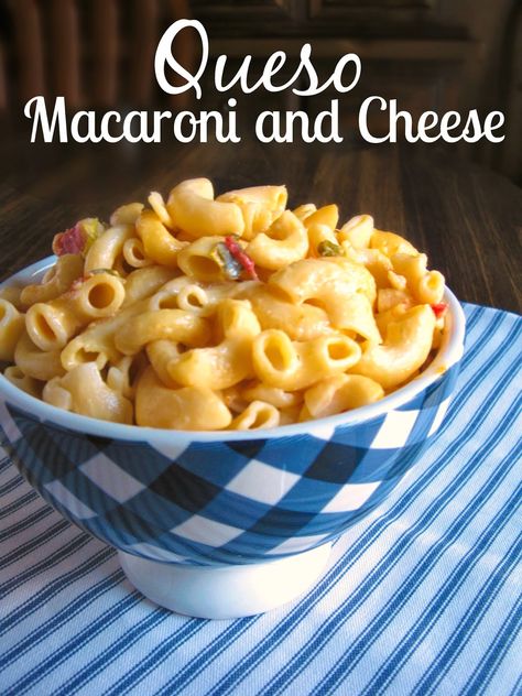 Leftover Queso, Queso Mac And Cheese, Mexican Mac And Cheese, Nachos Cheese Recipe, Queso Fresco Cheese, Nachos Cheese Dip, Kraft Mac N Cheese, Cheese Macaroni, Easy Mac And Cheese