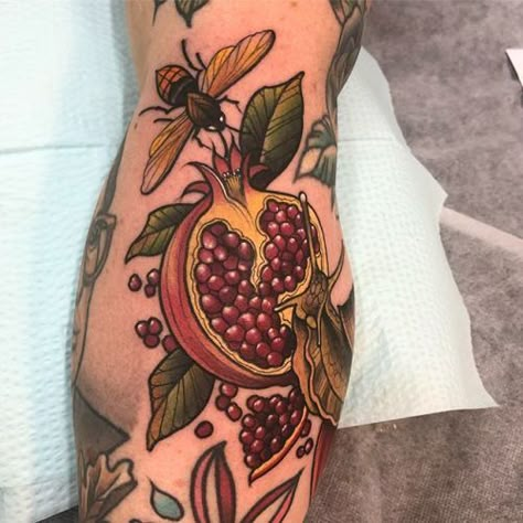 Pomegranate Reference, Crone Tattoo, Pomegranate Blossom, Persephone Tattoo, Pomegranate Tattoo, Aesthetic Tattoo Ideas, Dainty Tattoo, 15 Aesthetic, Traditional Tattoo Inspiration