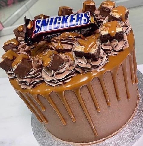 Candy Bar Cake, Snickers Cake, Decadent Chocolate Desserts, Nutella Cake, Chocolate Cake Decoration, Peanut Butter Desserts, Homemade Cake Recipes, Oreo Dessert, Cake Decorating Videos