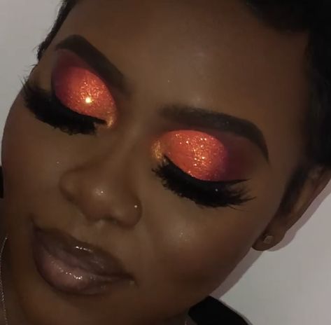 Peach Eye Makeup, Cut Crease Eye Makeup, Maquillage Yeux Cut Crease, Sunset Makeup, Cut Crease Eyeshadow, Face Beat Makeup, Cut Crease Eye, Eye Makeup Styles, Face Beat