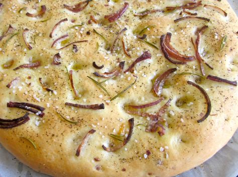 Onion Focaccia Onion Foccacia, Foccacia Bread Recipes, Onion Focaccia, Cornbread Biscuits, Foccacia Bread, Pita Pizza, Pita Pizzas, Biscuit Rolls, Focaccia Bread