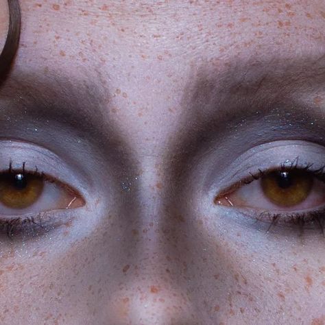 Anastasia Denisova on Instagram: "Me, If I was born in Tim Burton universe 🎃 Products: @haticeschmidtlabs Holy palette @beautybomb.russia eyebrow gel @influence.cosmetics New era mascara @lorealparis magic retouch @makeuprevolution reloaded palette velvet rose #makeup #makeupideas #creativemakeup #timburtonmakeup #halloweenmakeup #makeupproducts #makeupvideos #makeuptutorial #spookyseason #spookymakeup" Tim Burton Photoshoot, Tim Burton Eye Makeup, Pretty Ghost Makeup, Tim Burton Beauty, Tim Burton Eyes, Tim Burton Makeup Looks, Tim Burton Makeup, Dinner Makeup, Pretty Features