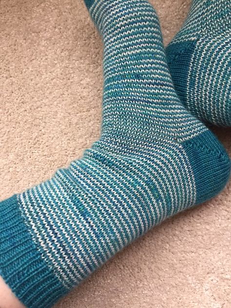 Finished project – Helical socks – felinity knits Helix Sock Pattern, Sock Yarn Knitting Patterns, Knitting Stripes, Sock Knitting Patterns, Yarn Knitting, So Satisfying, Sock Patterns, Sock Yarn, Helix