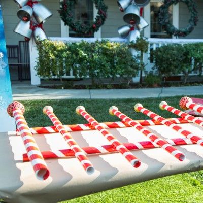 Diy Giant Candy, Giant Candy Cane, Christmas Parade Floats, Outdoor Christmas Diy, Gingerbread Christmas Decor, Giant Candy, Gingerbread House Decorations, Christmas Yard Decorations, Candy Decorations