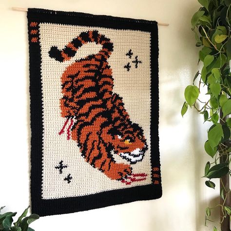 Tiger Crochet, Latch Hook Rugs, Tapestry Crochet Patterns, Crochet Decoration, Crochet Tapestry, Fun Crochet Projects, Yarn Projects, Tapestry Crochet, Crochet Home