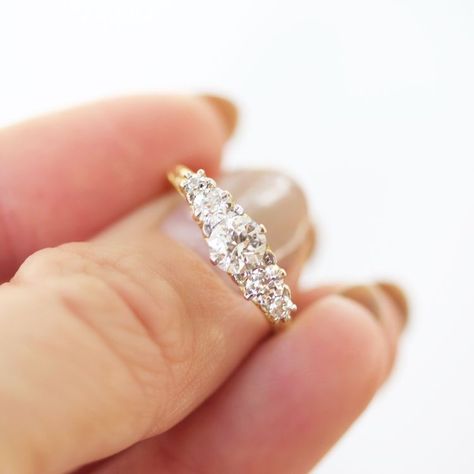 Gorgeous vintage 5 stone diamond engagement ring Cool Wedding Rings, Wedding Rings Round, Antique Engagement Ring, Gorgeous Rings, Wedding Rings Unique, Wedding Rings Vintage, Stone Engagement, Put A Ring On It, Vintage Engagement