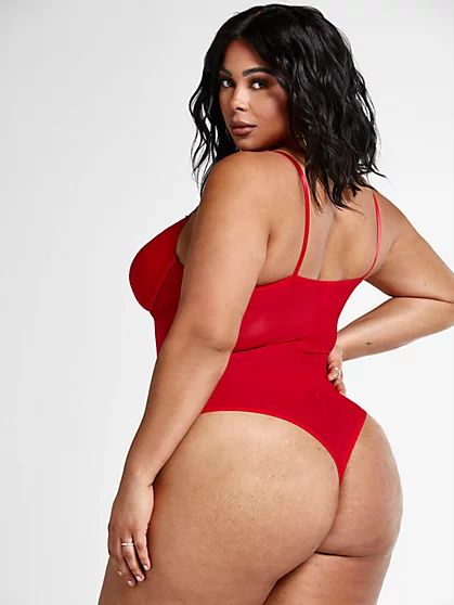 Plus Size Woman Back, Plus Size Woman Beautiful, Plus Size Lingerie Shoot, Plus Size Models On The Runway, Plus Size Lingre, Plus Size Bodysuit, Plus Size Swim Sports Illustrated, Strap Bodysuit, Panty Style