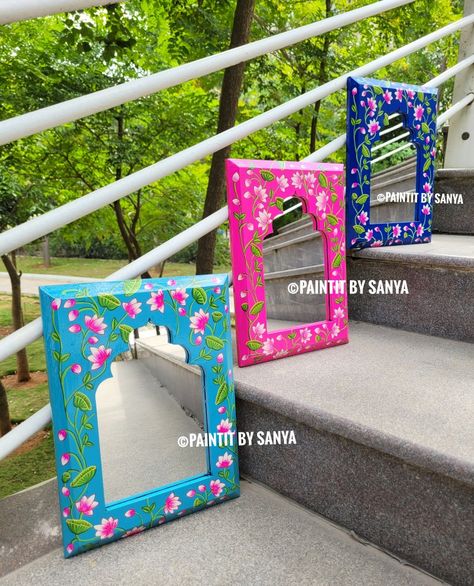 Hand-painted mirror jharoka Mdf Jharokha Painting, Pichwai Lotus, Mdf Art, Hand Painted Mirrors, Pots Diy, Painted Mirror, Painted Picture Frames, Temple Design For Home, Painted Pots Diy