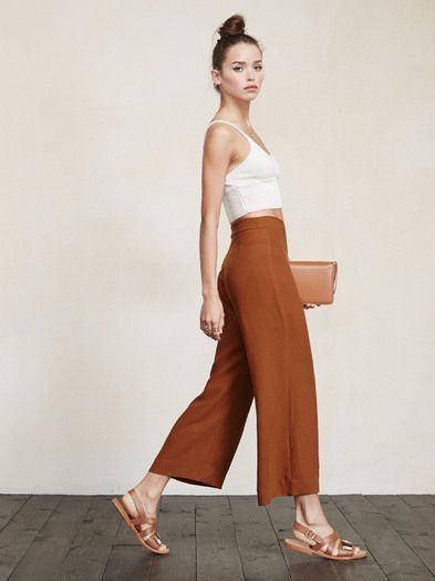 Look Retro, Mode Casual, Brown Pants, Looks Style, Mode Inspiration, Look Chic, Outfits Casuales, Look Fashion, Modest Fashion