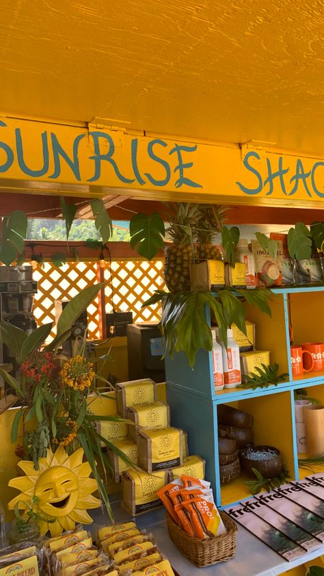 Sunrise Shack Oahu, The Sunrise Shack, Sunrise Shack, Aesthetic Coconut, Moving To Hawaii, Hawaii Destinations, Hawaiian Summer, Tropical Food, Dream Summer