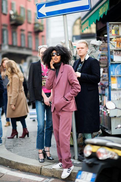 Plum Outfit, Julia Sarr Jamois, Mfw Street Style, Outfit Blazer, Purple Blazer, Pink Suit, Blazer Set, Moda Vintage, Fashion Website