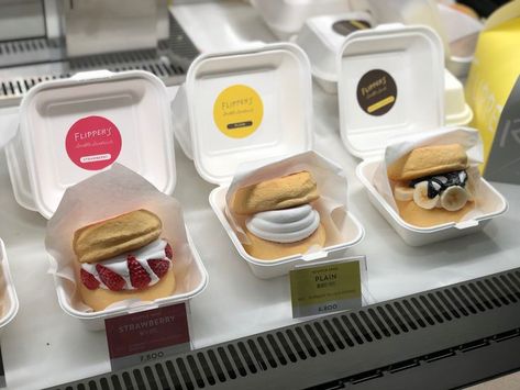 Pancake Packaging Ideas, Pancake Shop Design, Bomboloni Packaging, Pancake Packaging, Pancake Box, Pancake Shop, Sandwich Packaging, Pancake Dessert, Bread Packaging