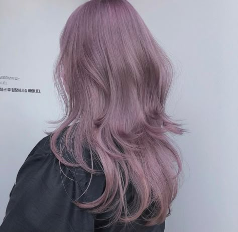 Light Pink Purple Hair, Korean Purple Hair, Light Lilac Hair, Douyin Hair Color, Light Violet Hair, Ashy Pink Hair, Pink Violet Hair, Ashy Purple Hair, Dark Mahogany Hair