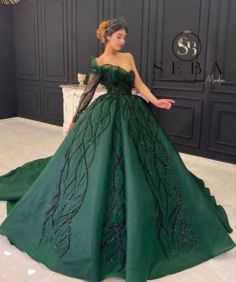 Green Dress Bridal, Green Ball Gown Dress, Dark Green Ball Gown, Emerald Green Ball Gown, Green Quince Dress, Dresses For Women Wedding, Debut Gowns, Dubai Evening, Green Ball Gown