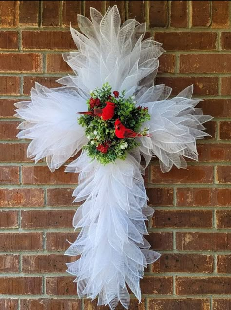 Holiday Wreaths Diy Christmas, Cross Wreath Diy, Diy Christmas Wreaths Ideas, Deco Mesh Wreaths Diy, Christmas Wreaths Ideas, Holiday Wreaths Diy, Easter Wreath Diy, Easy Diy Wreaths, Cemetery Decorations