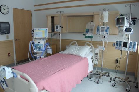 soft hospital Hospitalcore Aesthetic, Rooms Decoration, Nurse Aesthetic, Nurse Office, Hospital Room, Dreamcore Weirdcore, Hospital Bed, Medical Aesthetic, Room Aesthetic