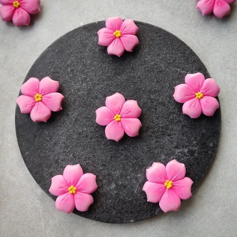 Polymer Clay Cherry Blossom, Clay Cherry Blossom, Sakura Polymer Clay, Clay Idea, Foam Clay, Clay Magnets, Fun Baking, Sakura Flower, Sakura Cherry Blossom