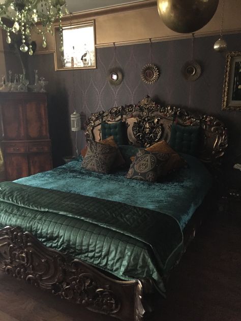 Dark Home Decor, Romantic Bedroom, Blue Rooms, Gothic Home Decor, Design Bedroom, Blue Bedroom, Room Inspiration Bedroom, Bedroom Aesthetic, Aesthetic Bedroom